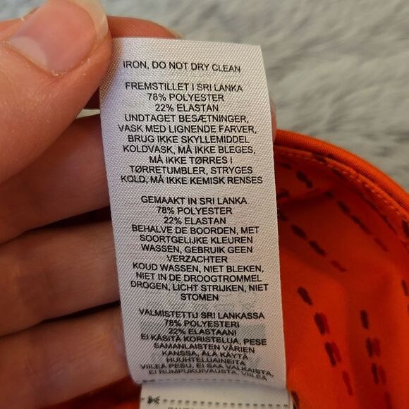 Gymshark Red Bootie Shorts, Women's Small, Great Condition - Picture 7 of 10